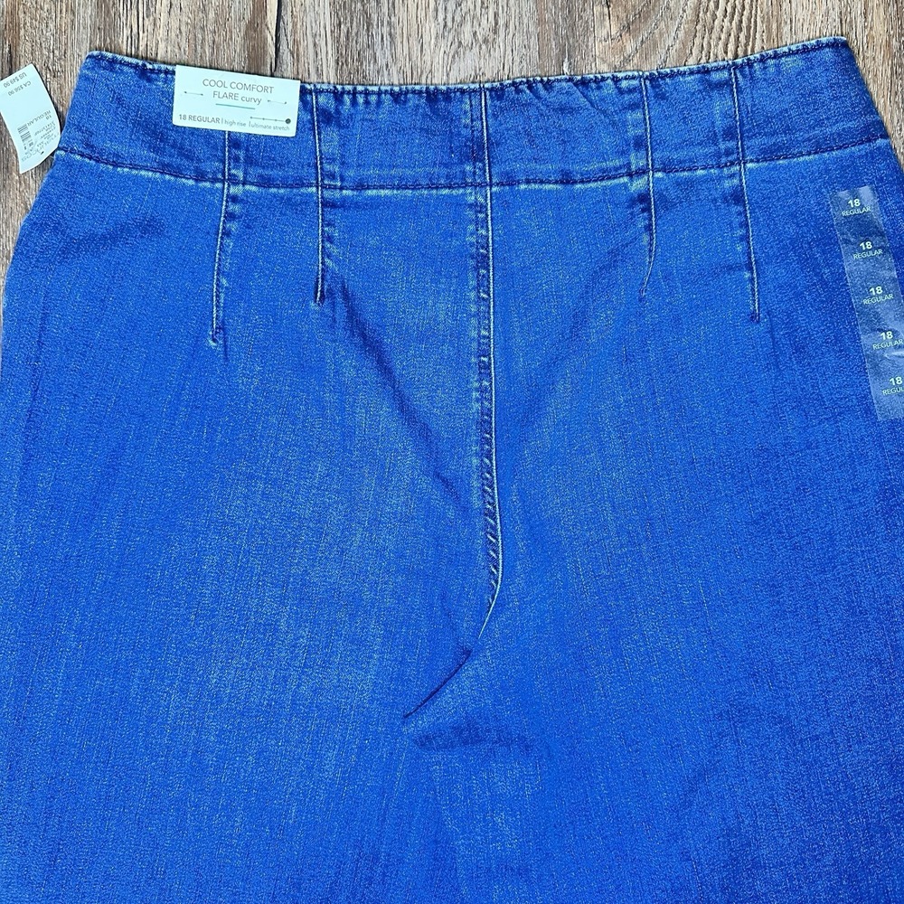 M Jeans by Maurices NWT Curvy High Rise Flare Jeans Blue Size 18 - Picture 6 of 9